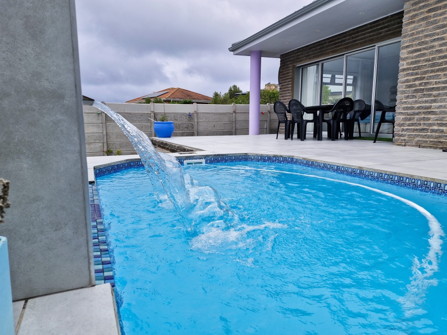 3 Bedroom Property for Sale in Stilbaai Wes Western Cape